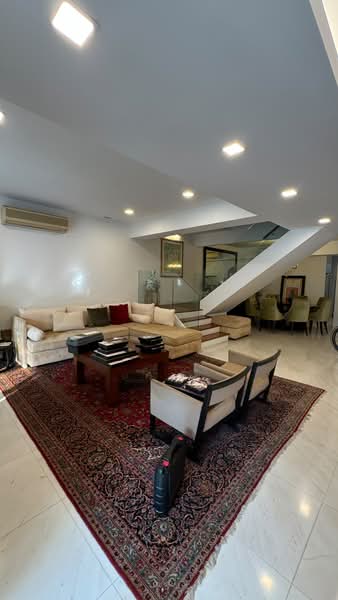 Teacher's Housing Estate, Iqbal Avenue, 3 Bedrooms, 2,100 sqft, Terraced House For Sale, by Juliet Fong Lai Peng, 500225952 - Living Room - PropertyGuru.com.sg