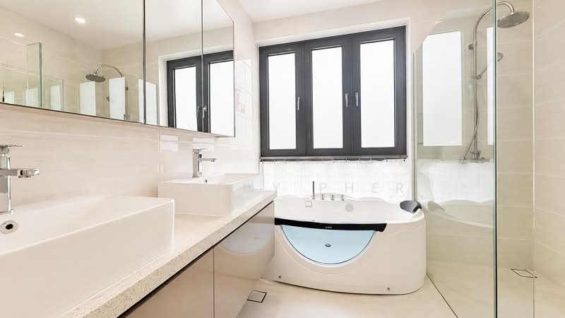 Serangoon Garden Estate Semi-D, Braemar, Bloxhome, Brockhampton, Blanford, Burghley Drive, 5 Bedrooms, 5,500 sqft, Semi-Detached House For Rent, by Jeremy Pher, 500225966 - Bathroom - PropertyGuru.com.sg