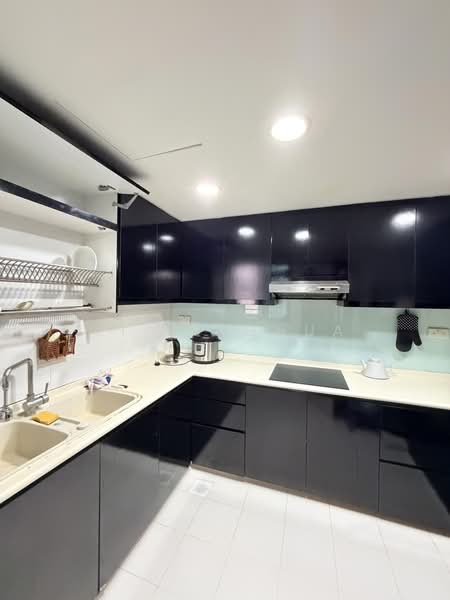 Palm Gardens, 2C Hong San Walk, 3 Bedrooms, 1,206 sqft, Condominium For Sale, by Li Xinghua, 500225984 - Kitchen - PropertyGuru.com.sg