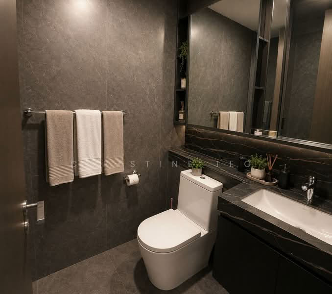 Hyll on Holland, 89 Holland Road, 2 Bedrooms, 603 sqft, Condominium For Sale, by Christine Teo, 500225985 - Bathroom - PropertyGuru.com.sg