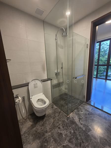 Parksuites, 20 Holland Grove Road, 2 Bedrooms, 786 sqft, Condominium For Rent, by Ee Lin Ong, 500225986 - Bathroom - PropertyGuru.com.sg