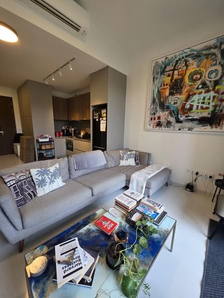 Parksuites, 20 Holland Grove Road, Tanglin / Holland / Bukit Timah, 2 Bedrooms, 786 sqft, Condominium For Rent, by Ee Lin Ong, 500225986 - Living Room - PropertyGuru.com.sg