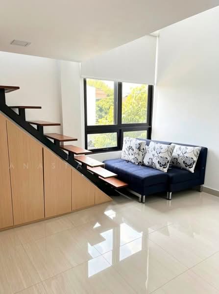 Reno 3.5 Storey Corner-T @ Jalan Anggerek, Macpherson, Braddell, Potong Pasir, Potong Pasir, Jalan Anggerek, 10+ Bedrooms, 5,335 sqft, Corner Terrace For Sale, by Jeannie Anastasia Koe 高晶晶, 500225989 - Living Room - PropertyGuru.com.sg