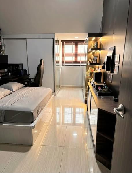 Reno 3.5 Storey Corner-T @ Jalan Anggerek, Macpherson, Braddell, Potong Pasir, Potong Pasir, Jalan Anggerek, 10+ Bedrooms, 5,335 sqft, Corner Terrace For Sale, by Jeannie Anastasia Koe 高晶晶, 500225989 - Bedroom - PropertyGuru.com.sg
