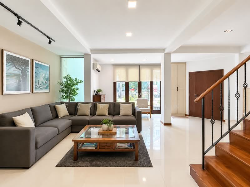 Corner Terrace with Regular Land @ D21 | Wide Frontage | Within 1KM to Nan Hua, Pei Tong, , 4 Bedrooms, 3,500 sqft, Terraced House For Sale, by Carrie Chin, 500225993 - Living Room - PropertyGuru.com.sg