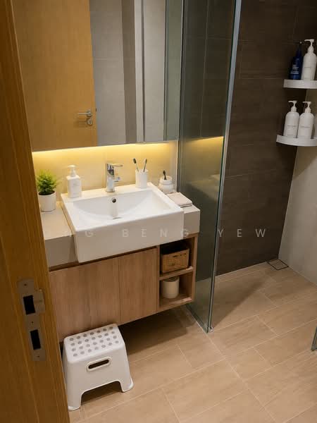 Urban Treasures, 205 Jalan Eunos, 2 Bedrooms, 700 sqft, Condominium For Sale, by Ong Beng Yew, 500226023 - Bathroom - PropertyGuru.com.sg