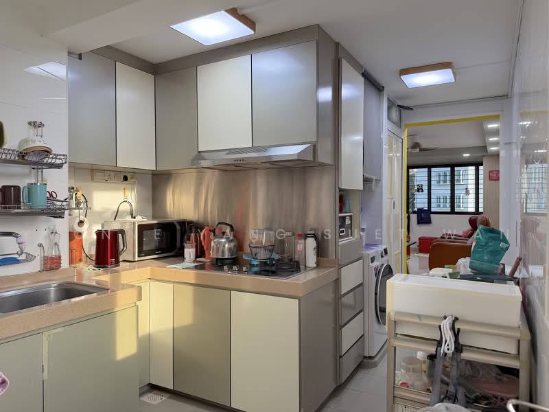30 Jalan Klinik, 30 Jalan Klinik, 2 Bedrooms, 721 sqft, HDB Flat For Sale, by Yvonne Yang Suet Wan, 500226037 - Kitchen - PropertyGuru.com.sg