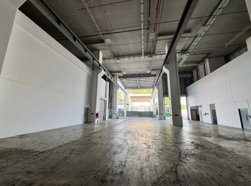 Covered warehouse in Loyang with 30 tons crane, open yard, ancillary office, Loyang, 48,050 sqft, Warehouse For Rent, by Alex Ho, 500226038 - Interior - CommercialGuru.com.sg