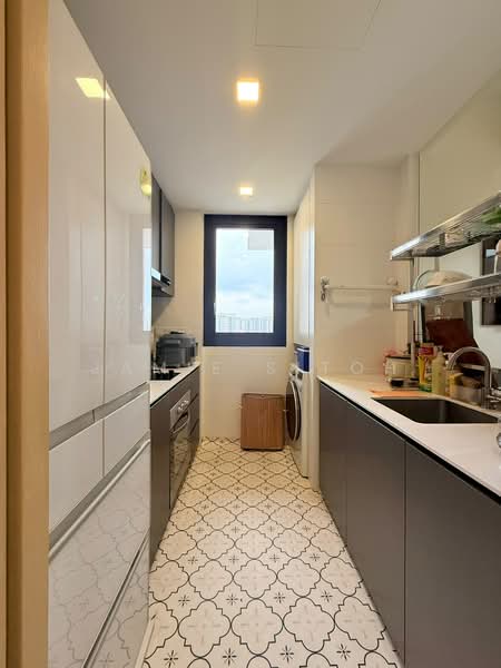 River Isles, 52 Edgedale Plains, 2 Bedrooms, 753 sqft, Condominium For Sale, by Jamie Sitoh, 500226041 - Kitchen - PropertyGuru.com.sg