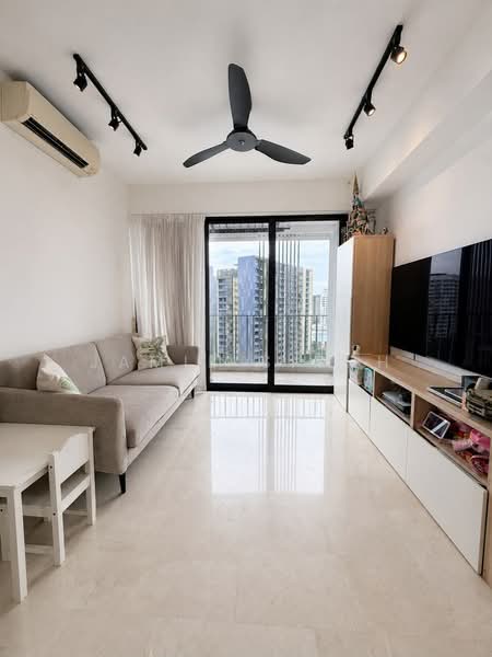 River Isles, 52 Edgedale Plains, 2 Bedrooms, 753 sqft, Condominium For Sale, by Jamie Sitoh, 500226041 - Living Room - PropertyGuru.com.sg