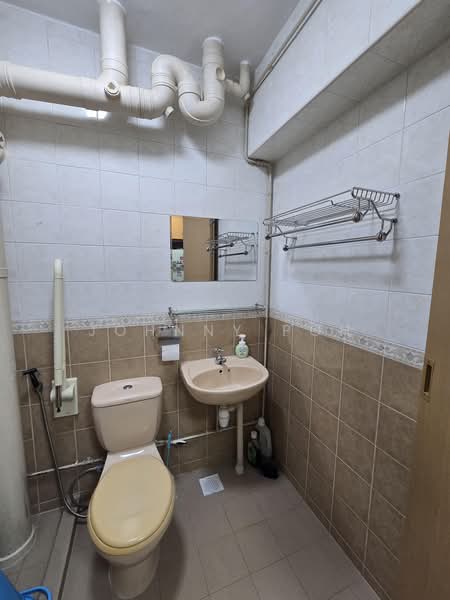 126A Edgedale Plains, 126A Edgedale Plains, Room Rental, 120 sqft, HDB Flat For Rent, by Johnny Poh, 500226051 - Bathroom - PropertyGuru.com.sg