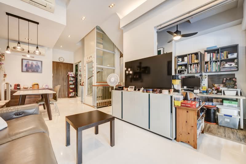 NEWest, 3 West Coast Drive, 4 Bedrooms, 2,433 sqft, Apartment For Sale, by Xinyi Ho 何欣倚, 500226064 - Living Room - PropertyGuru.com.sg