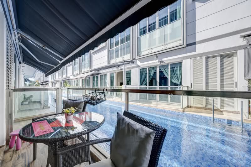 NEWest, 3 West Coast Drive, 4 Bedrooms, 2,433 sqft, Apartment For Sale, by Xinyi Ho 何欣倚, 500226064 - Balcony - PropertyGuru.com.sg