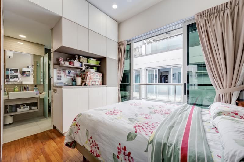 NEWest, 3 West Coast Drive, 4 Bedrooms, 2,433 sqft, Apartment For Sale, by Xinyi Ho 何欣倚, 500226064 - Bedroom - PropertyGuru.com.sg