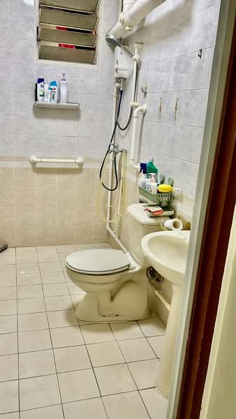 120A Rivervale Drive, 120A Rivervale Drive, Hougang / Punggol / Sengkang, Room Rental, 150 sqft, HDB Flat For Rent, by Emily Lai, 500226071 - Bathroom - PropertyGuru.com.sg