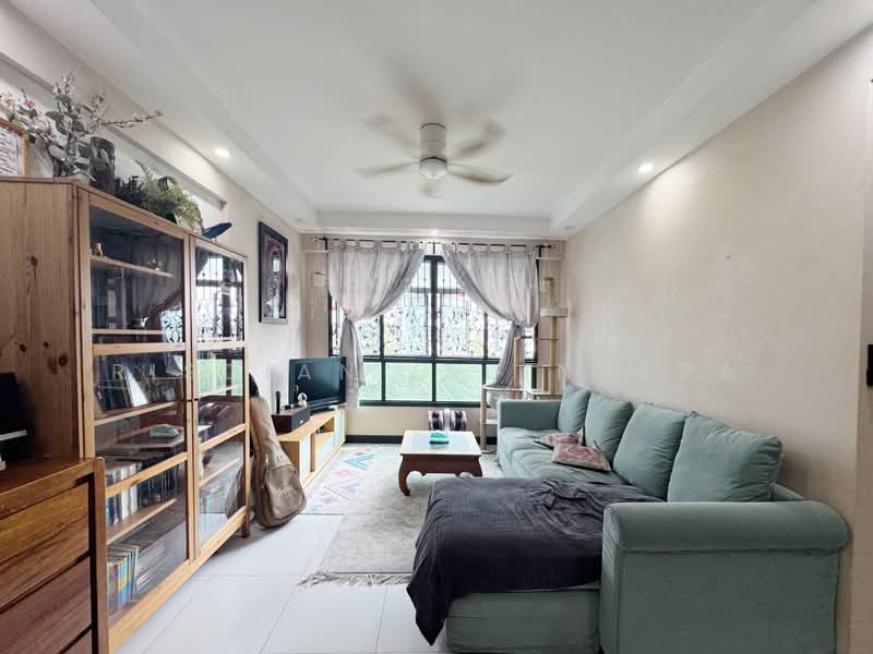 209B Punggol Place, 209B Punggol Place, 3 Bedrooms, 990 sqft, HDB Flat For Sale, by Risdian Isbintara, 500226072 - Living Room - PropertyGuru.com.sg
