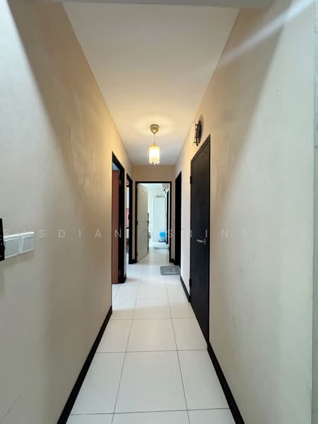 209B Punggol Place, 209B Punggol Place, 3 Bedrooms, 990 sqft, HDB Flat For Sale, by Risdian Isbintara, 500226072 - Corridor - PropertyGuru.com.sg