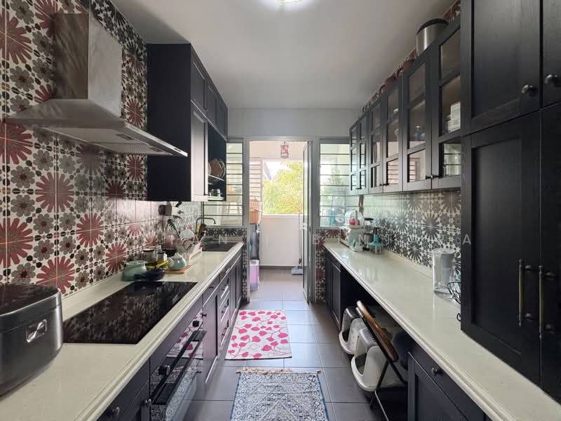 209B Punggol Place, 209B Punggol Place, 3 Bedrooms, 990 sqft, HDB Flat For Sale, by Risdian Isbintara, 500226072 - Kitchen - PropertyGuru.com.sg