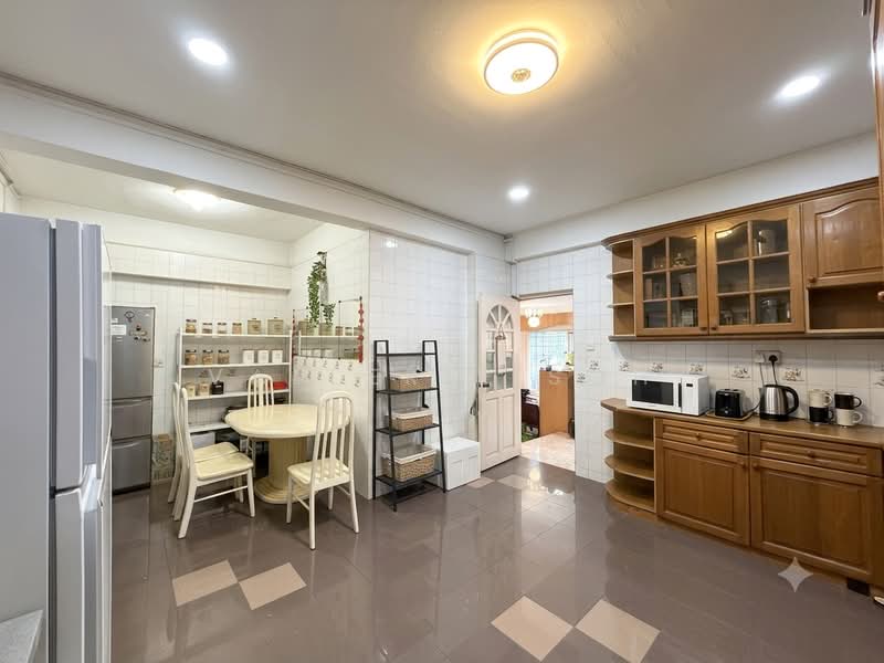 Windy Heights, 80 Jalan Daud, 4 Bedrooms, 2,476 sqft, Condominium For Sale, by Vallerie Soh, 500226082 - Kitchen - PropertyGuru.com.sg