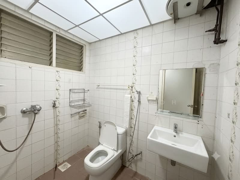 Windy Heights, 80 Jalan Daud, 4 Bedrooms, 2,476 sqft, Condominium For Sale, by Vallerie Soh, 500226082 - Bathroom - PropertyGuru.com.sg