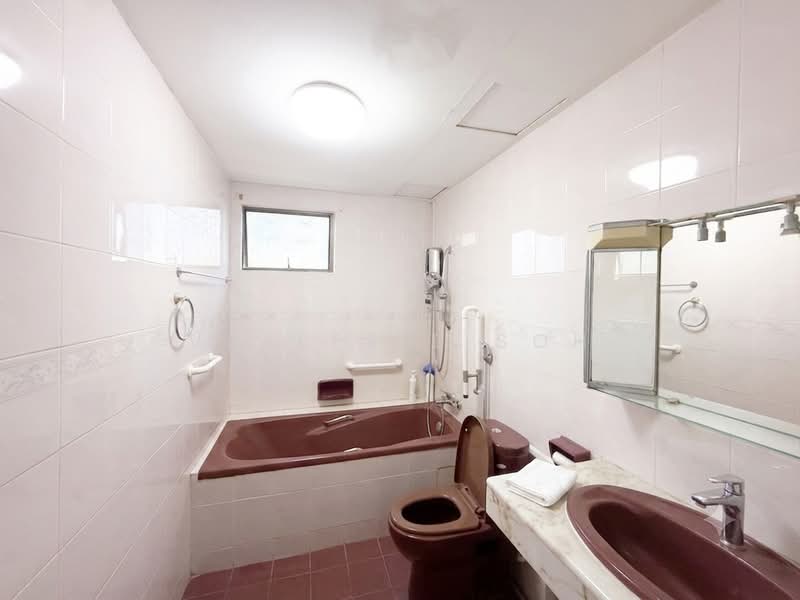 Windy Heights, 80 Jalan Daud, 4 Bedrooms, 2,476 sqft, Condominium For Sale, by Vallerie Soh, 500226082 - Bathroom - PropertyGuru.com.sg