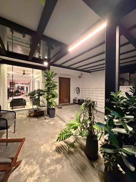 Jalan Remaja, Jalan Remaja, 4 Bedrooms, 2,800 sqft, Terraced House For Sale, by Darren Khew, 500226088 - Living Room - PropertyGuru.com.sg