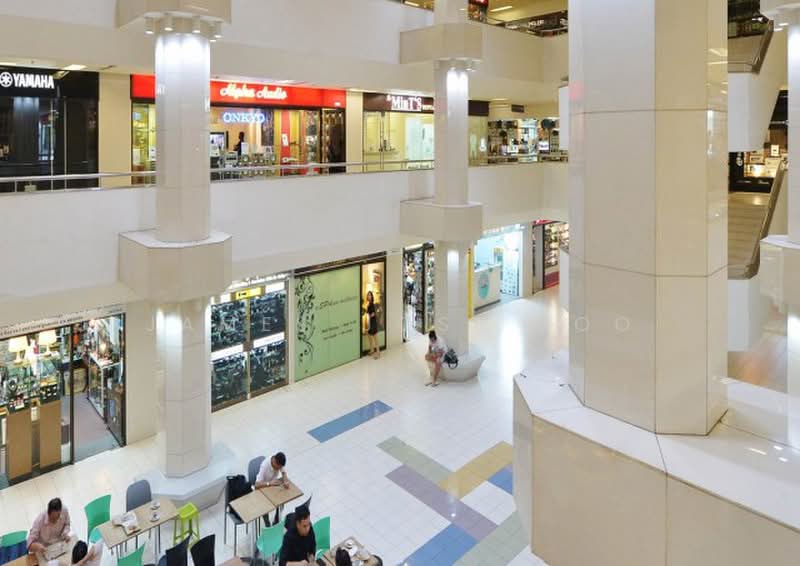 Cheap mall shop linked to mrt | 999 years | Enbloc potential, , 452 sqft, Office For Sale, by James Jose Boo, 500226089 - CommercialGuru.com.sg