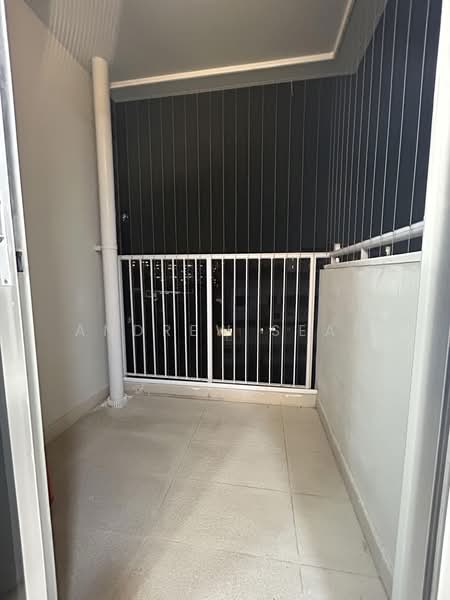 228A Ang Mo Kio Street 23, 228A Ang Mo Kio Street 23, 3 Bedrooms, 1,033 sqft, HDB Flat For Rent, by Andrew Seah, 500226091 - Balcony - PropertyGuru.com.sg