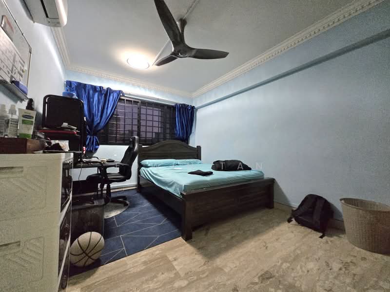 254 Bukit Batok East Avenue 4, 254 Bukit Batok East Avenue 4, 3 Bedrooms, 1,302 sqft, HDB Flat For Sale, by Edwin Tan, 500226094 - Bedroom - PropertyGuru.com.sg