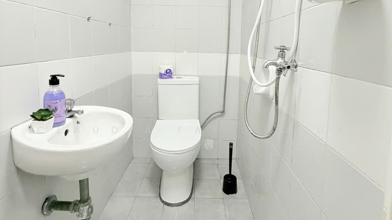 The Bayshore, 22 Bayshore Road, Room Rental, 150 sqft, Condominium For Rent, by Claudia Faith Chua, 500226107 - Bathroom 2 - PropertyGuru.com.sg