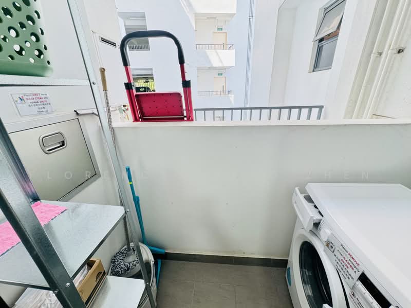 My Manhattan, 35 Simei Street 3, Room Rental, 150 sqft, Condominium For Rent, by Florence Zheng Zhen, 500226108 - Balcony - PropertyGuru.com.sg