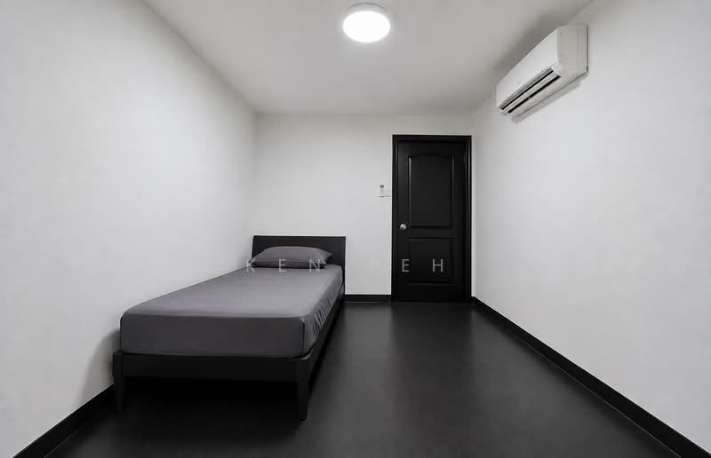 Cheap, Freehold, Renovated Mins from PLMGS D19 2 Storey Inter Terrace for Sale, Hougang / Punggol / Sengkang, 4 Bedrooms, 2,580 sqft, Terraced House For Sale, by Ken Peh, 500226110 - Bedroom - PropertyGuru.com.sg