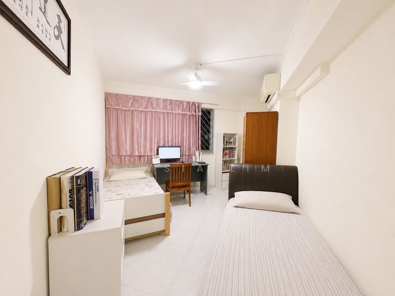 419 Hougang Avenue 8, 419 Hougang Avenue 8, 4 Bedrooms, 1,163 sqft, HDB Flat For Sale, by Elysia Lim, 500226152 - Bedroom 3 - PropertyGuru.com.sg