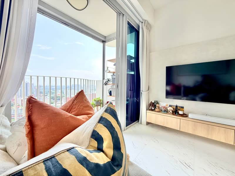 Queens Peak, 3 Dundee Road, 3 Bedrooms, 840 sqft, Condominium For Sale, by Jaeson Lin 林暉盛, 500226155 - Living Room - PropertyGuru.com.sg