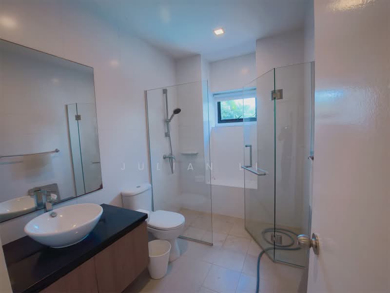 The Arcadia (Arcadia Gardens), 235 Arcadia Road, 4 Bedrooms, 3,810 sqft, Condominium For Rent, by Julian Li, 500226157 - Bathroom - PropertyGuru.com.sg