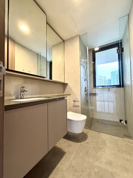 Norwood Grand, , 4 Bedrooms, 1,313 sqft, Condominium For Sale, by Cecilia Yeo, 500226168 - Bathroom - PropertyGuru.com.sg