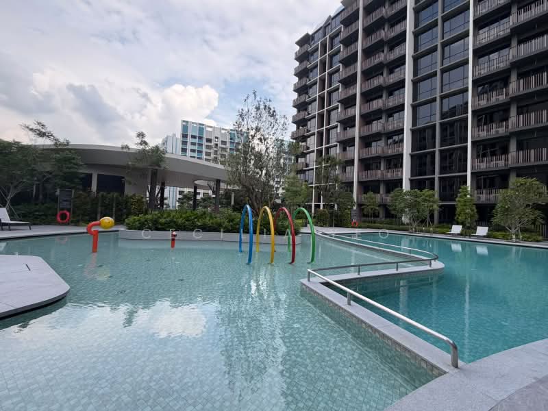 Norwood Grand, , 4 Bedrooms, 1,313 sqft, Condominium For Sale, by Cecilia Yeo, 500226168 - Pool - PropertyGuru.com.sg