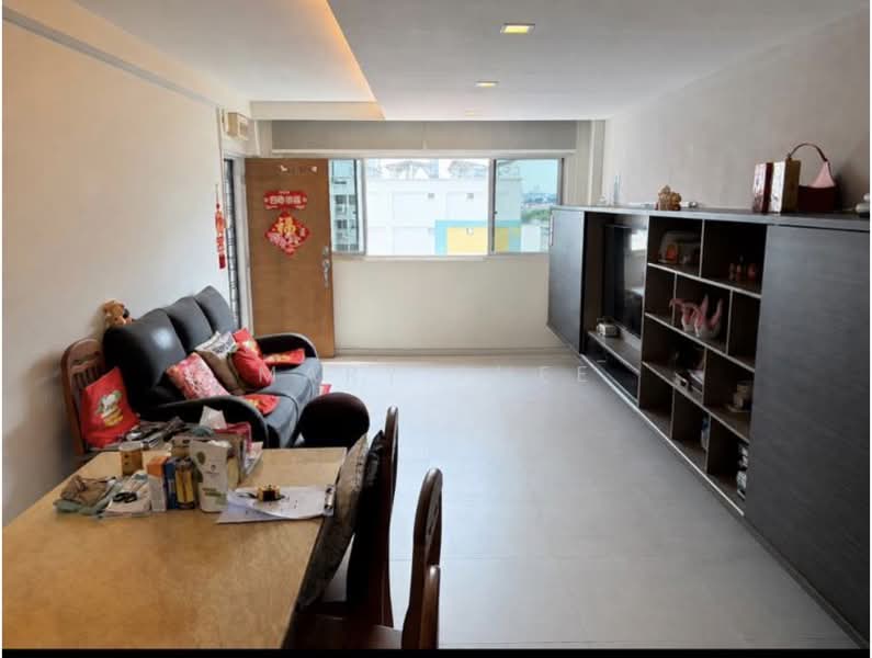 345 Bukit Batok Street 34, 345 Bukit Batok Street 34, 3 Bedrooms, 1,119 sqft, HDB Flat For Sale, by Mary Phee, 500226170 - Living Room - PropertyGuru.com.sg