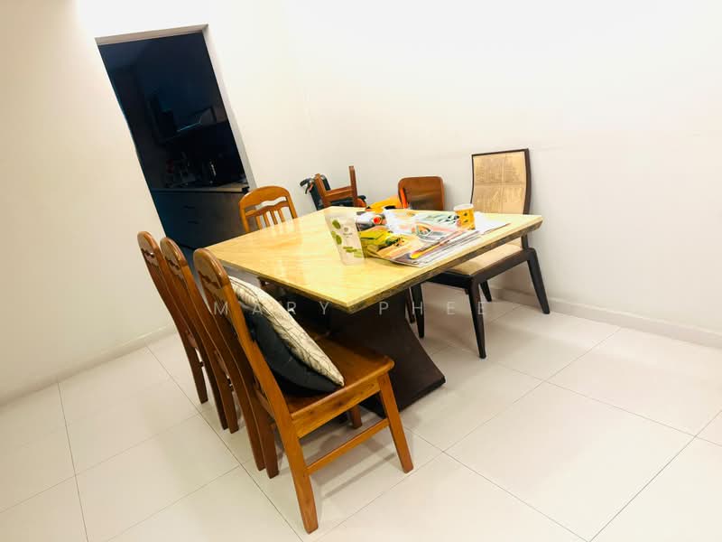 345 Bukit Batok Street 34, 345 Bukit Batok Street 34, Dairy Farm / Bukit Panjang / Choa Chu Kang, 3 Bedrooms, 1,119 sqft, HDB Flat For Sale, by Mary Phee, 500226170 - Dining Room - PropertyGuru.com.sg