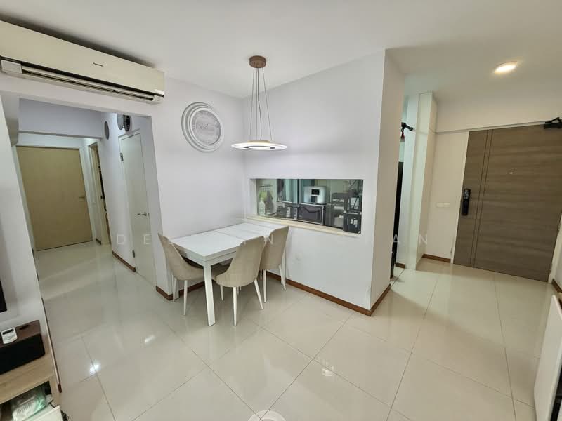 519B Tampines Central 8, 519B Tampines Central 8, 3 Bedrooms, 904 sqft, HDB Flat For Sale, by Delphine Chan, 500226188 - Dining Room - PropertyGuru.com.sg