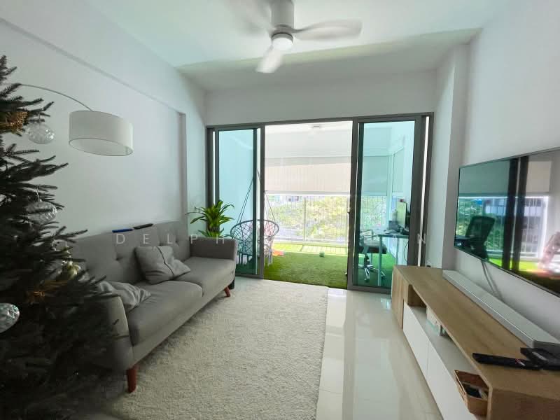 519B Tampines Central 8, 519B Tampines Central 8, 3 Bedrooms, 904 sqft, HDB Flat For Sale, by Delphine Chan, 500226188 - Living Room - PropertyGuru.com.sg