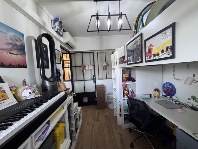 301 Shunfu Road, 301 Shunfu Road, 3 Bedrooms, 1,572 sqft, HDB Flat For Sale, by Christopher Ng 吴锦钊, 500226197 - Bedroom - PropertyGuru.com.sg