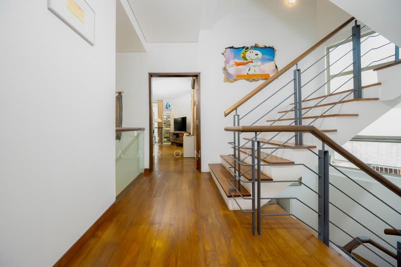 C.H.E.A.P Corner Terrace for Sale D14, , 5 Bedrooms, 3,000 sqft, Corner Terrace For Sale, by Aaron Yeo, 500226207 - Level 2 Corridor - PropertyGuru.com.sg
