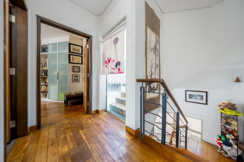 C.H.E.A.P Corner Terrace for Sale D14, , 5 Bedrooms, 3,000 sqft, Corner Terrace For Sale, by Aaron Yeo, 500226207 - Level 3 Corridor - PropertyGuru.com.sg