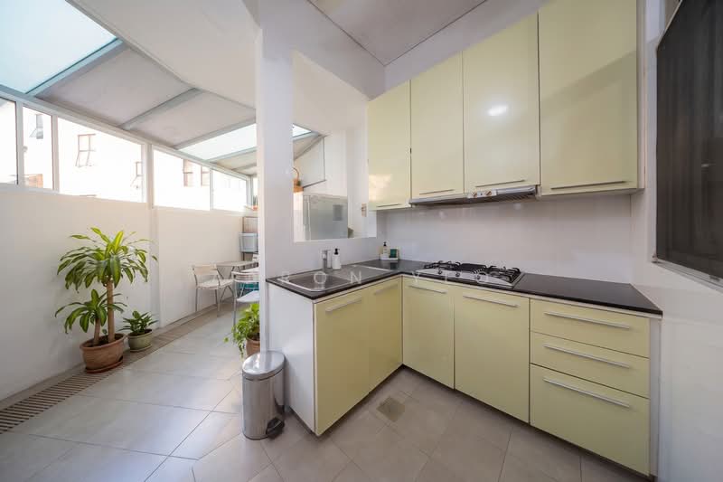 C.H.E.A.P Corner Terrace for Sale D14, , 5 Bedrooms, 3,000 sqft, Corner Terrace For Sale, by Aaron Yeo, 500226207 - Kitchen - PropertyGuru.com.sg