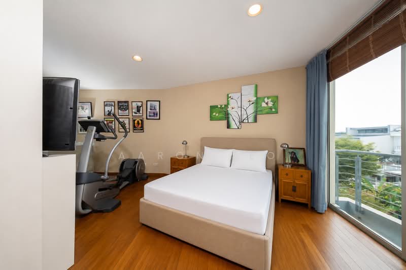 C.H.E.A.P Corner Terrace for Sale D14, , 5 Bedrooms, 3,000 sqft, Corner Terrace For Sale, by Aaron Yeo, 500226207 - Ensuite Bedroom - PropertyGuru.com.sg