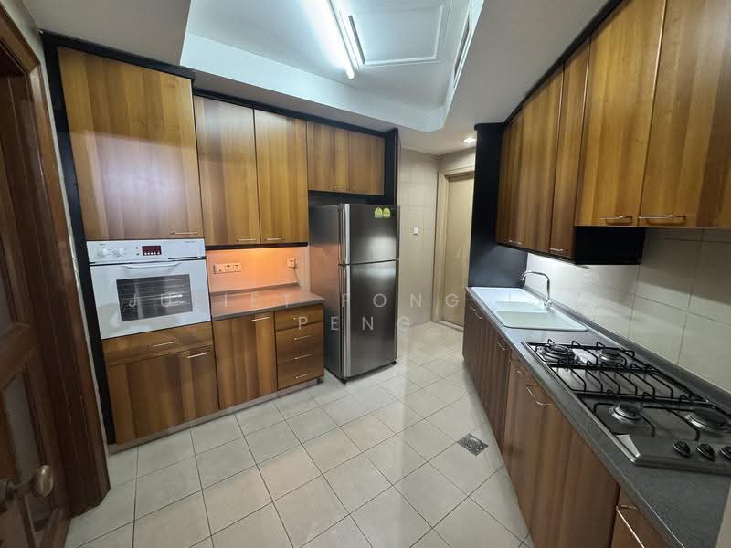 Valley Park, 473 River Valley Road, Tanglin / Holland / Bukit Timah, 3 Bedrooms, 1,356 sqft, Condominium For Sale, by Juliet Fong Lai Peng, 500226223 - Kitchen - PropertyGuru.com.sg