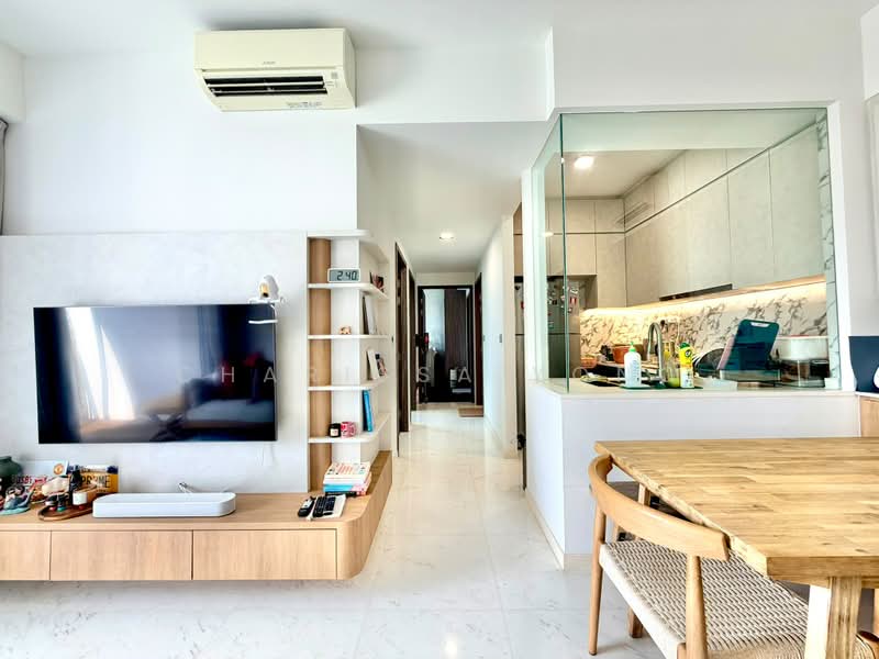Queens Peak, 3 Dundee Road, Alexandra / Commonwealth, 3 Bedrooms, 840 sqft, Condominium For Sale, by Charissa Yong, 500226231 - Living Room - PropertyGuru.com.sg