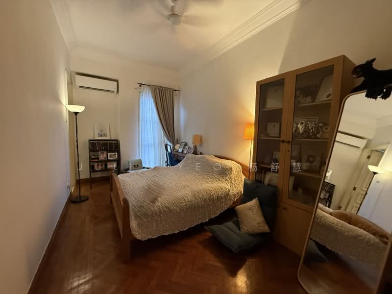 Within 1KM Henry Park Pri Sch| 3 Sty with Basement | Park 3 Cars, Henry Park Holland Grove Mount Sinai Kebaya Moonbeam Ghim Moh, 4 Bedrooms, 3,800 sqft, Semi-Detached House For Sale, by Julia Yeo 杨舒慧, 500226237 - Bedroom - PropertyGuru.com.sg