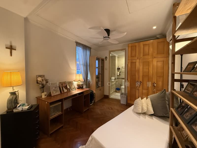 Within 1KM Henry Park Pri Sch| 3 Sty with Basement | Park 3 Cars, Henry Park Holland Grove Mount Sinai Kebaya Moonbeam Ghim Moh, 4 Bedrooms, 3,800 sqft, Semi-Detached House For Sale, by Julia Yeo 杨舒慧, 500226237 - Bedroom - PropertyGuru.com.sg